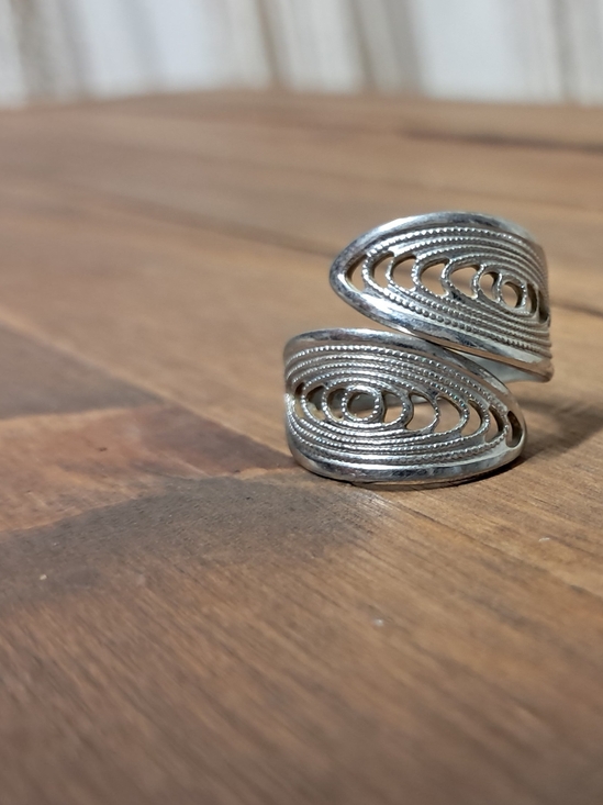 Sarah Coventry Jewelry - Vintage Sarah Coventry Caress Ring Silver Tone Filigree Bypass Wrap Adjustable